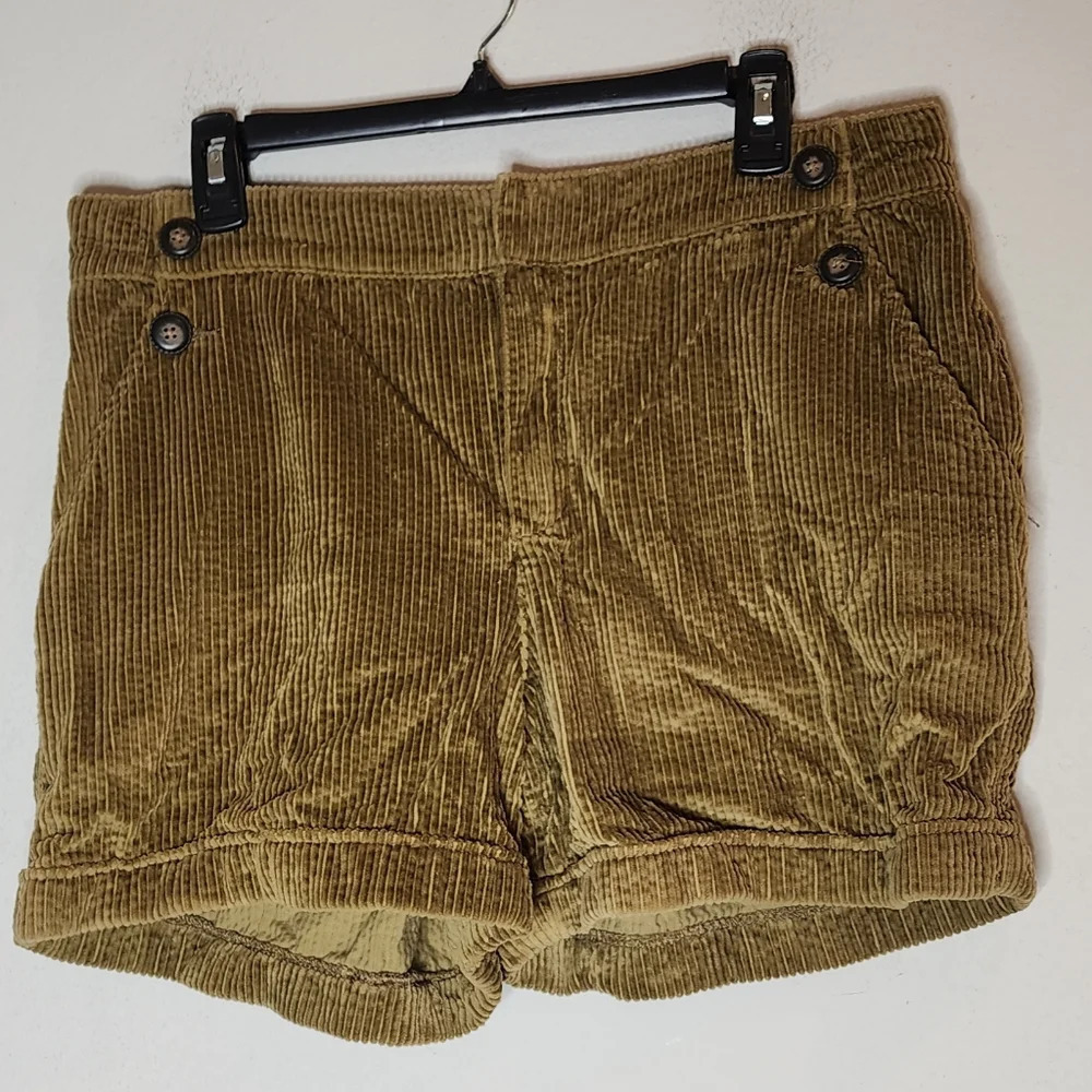 Anthropologie Daughters Of The Liberation Corduroy Shorts. Size 14. Green